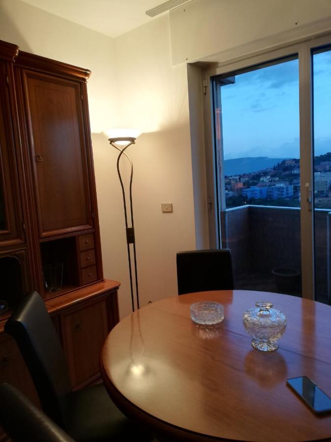 Apartment Nino E Issi